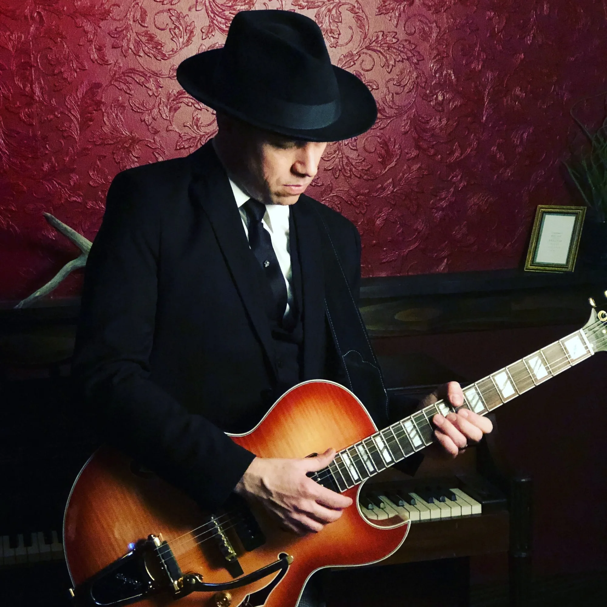 Pauly Six at Syntax Physic Opera